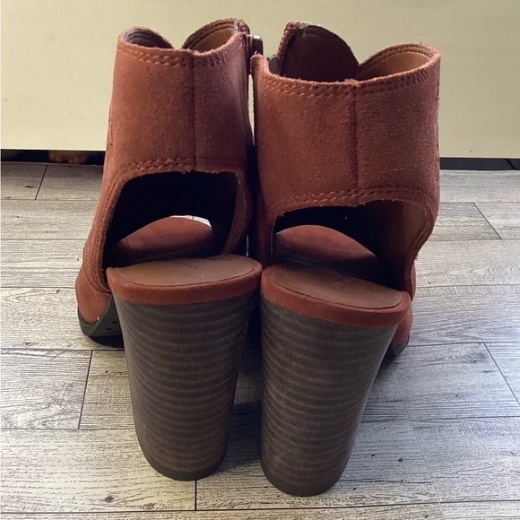 Lucky Brand Women's Toffee Tan Oiled Suede Listana Booties Sandals Heels 7.5M - Picture 8 of 14